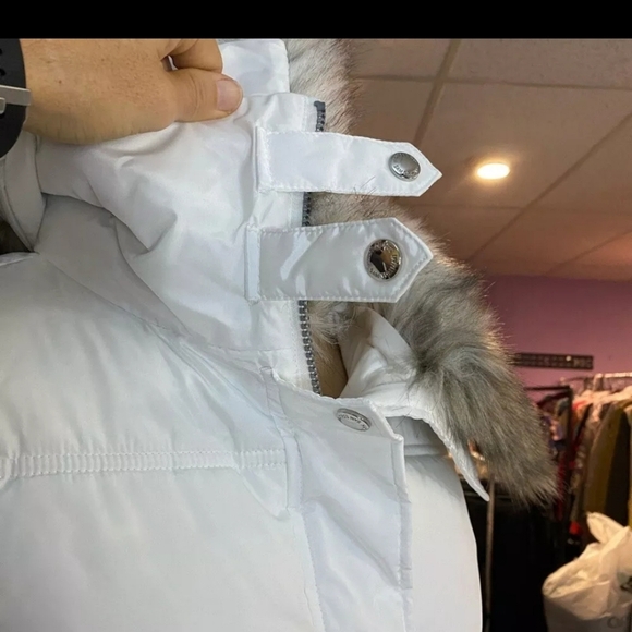 SAM EDELMAN Water Repellent Puffer Coat with zip off Faux Fur Collar - Picture 7 of 12